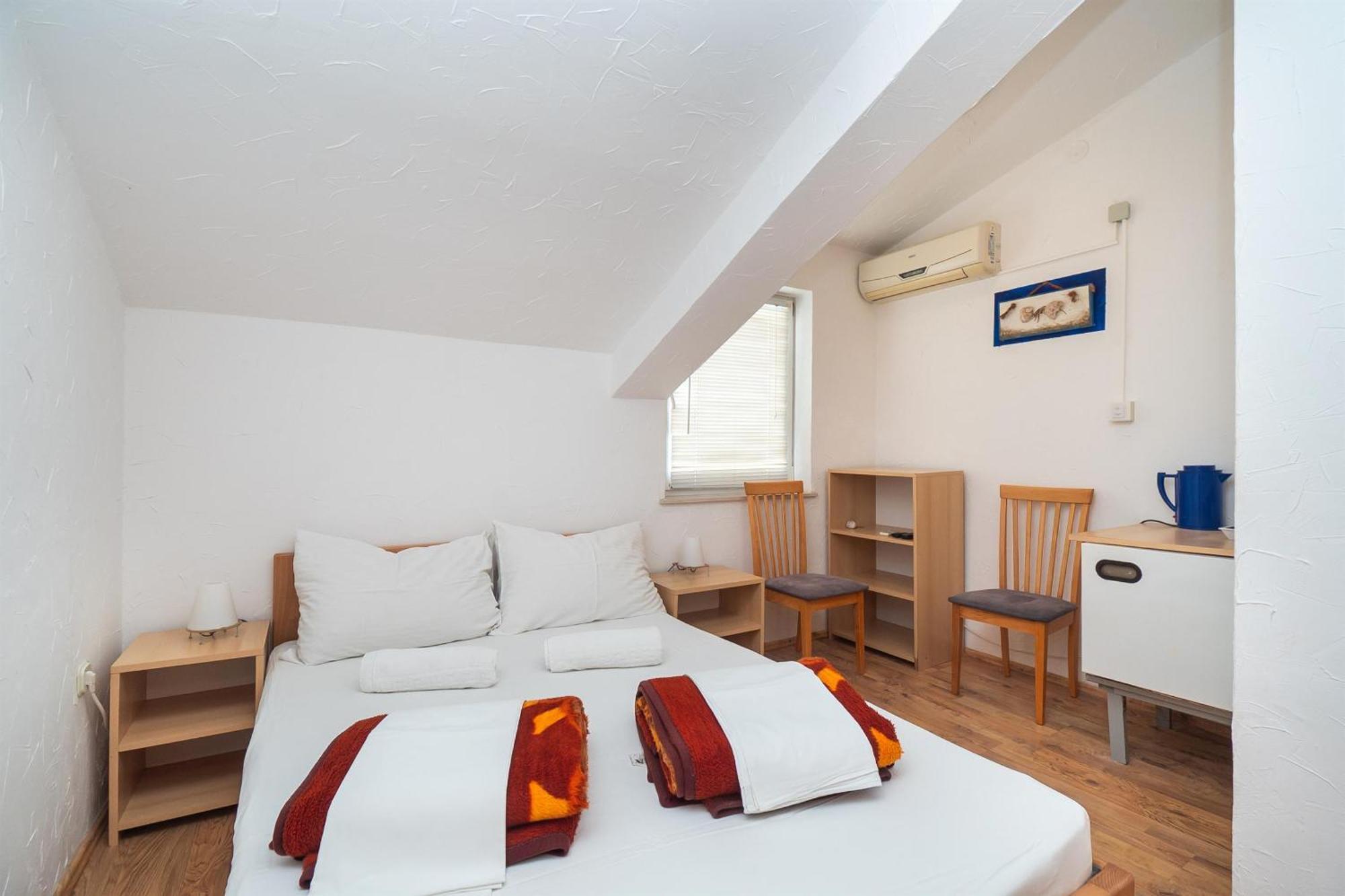 Apartments And Rooms Mladen Vodice Exterior foto