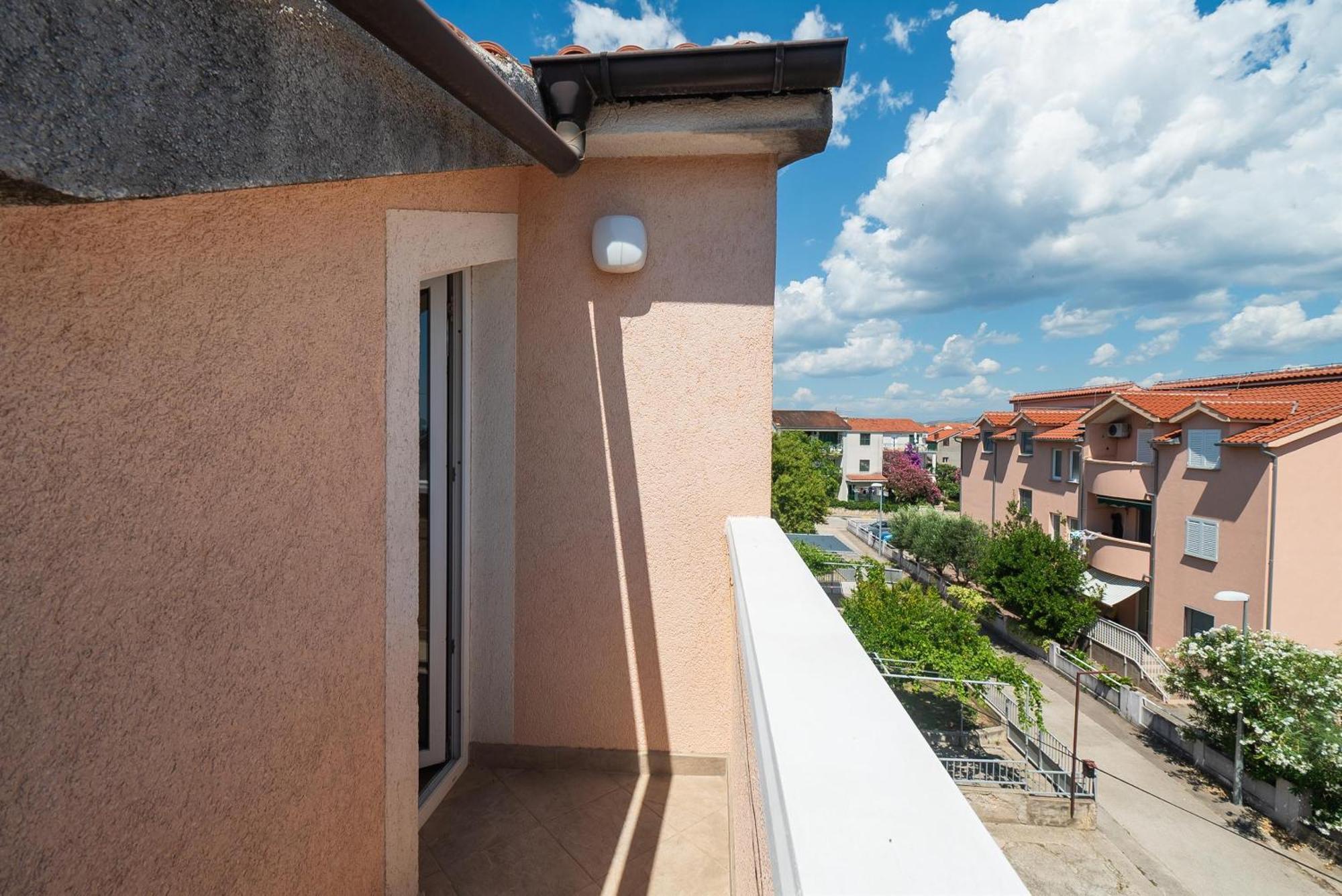 Apartments And Rooms Mladen Vodice Cameră foto