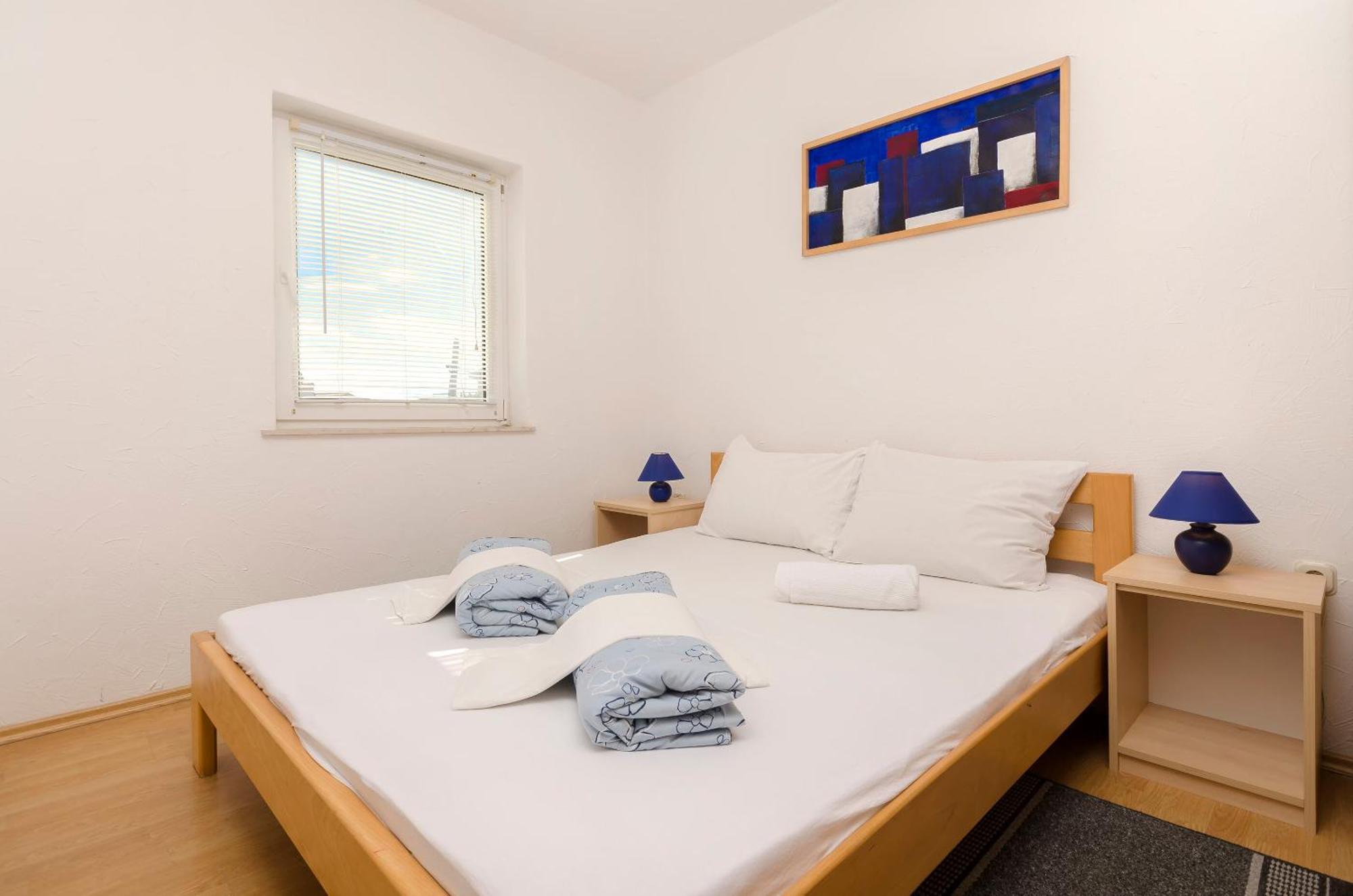 Apartments And Rooms Mladen Vodice Exterior foto