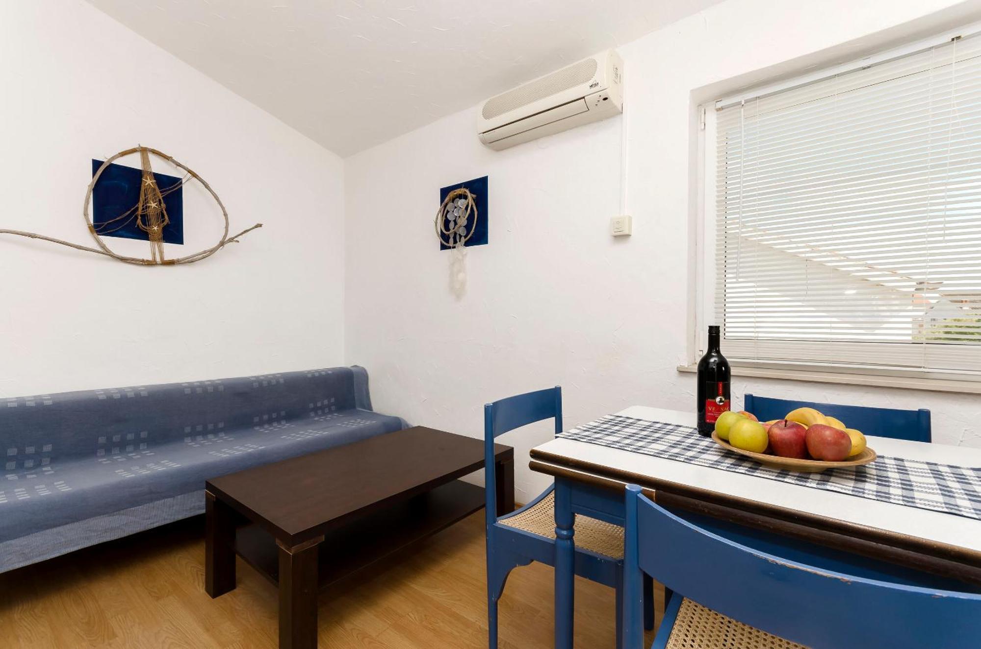 Apartments And Rooms Mladen Vodice Exterior foto