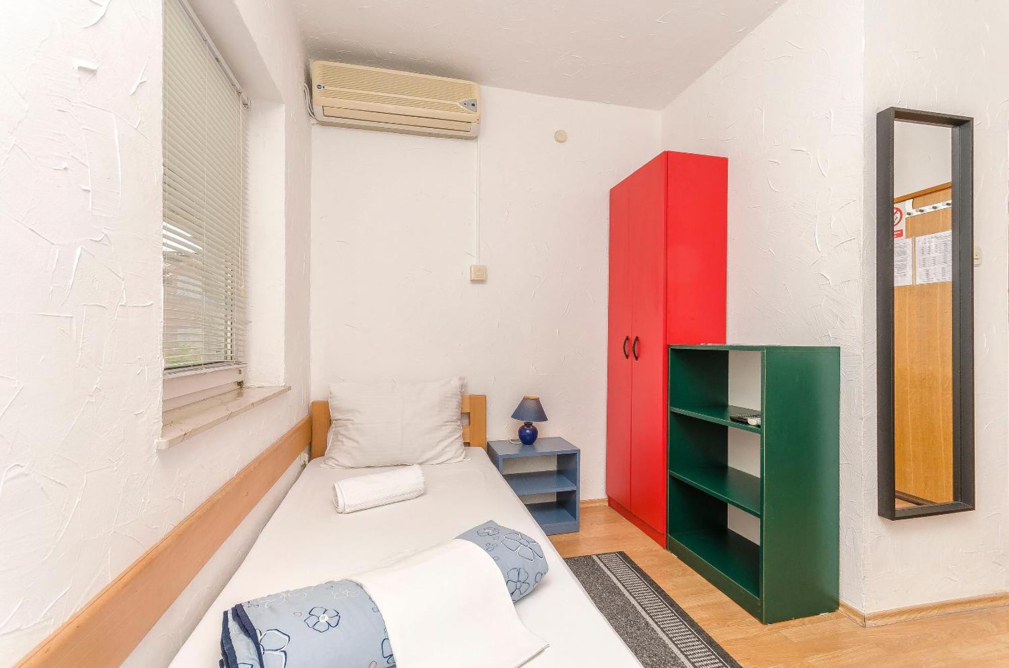 Apartments And Rooms Mladen Vodice Exterior foto